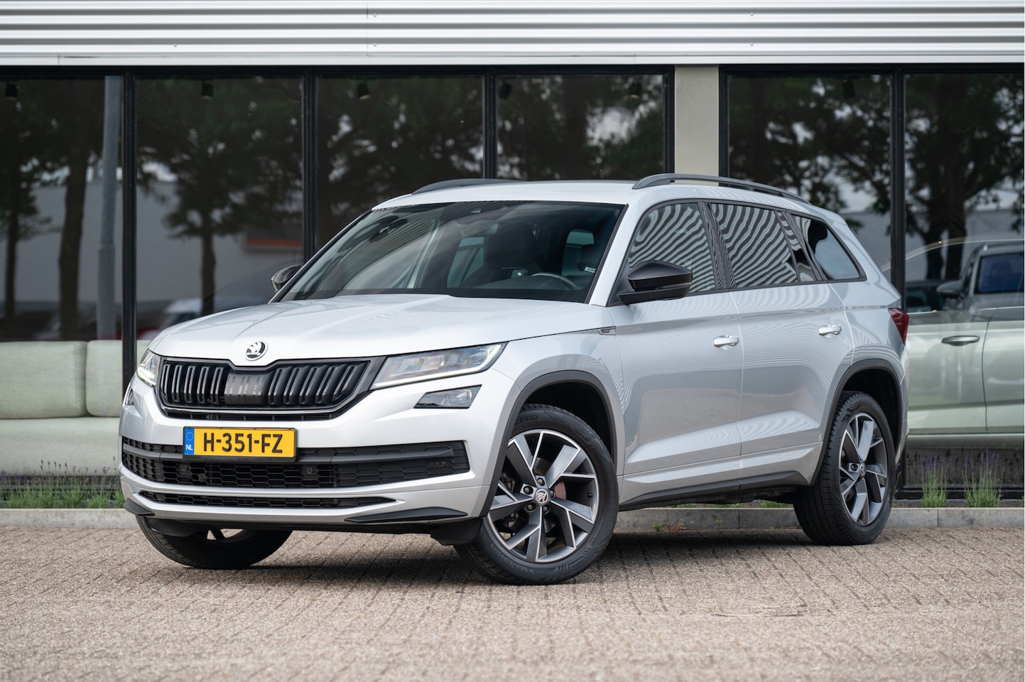 Skoda Kodiaq - 1.5 TSI Sportline 150pk | Canton | El. Trekhaak | Stoelverw. | Elek. Achterklep | Camera | - AutoWereld.nl