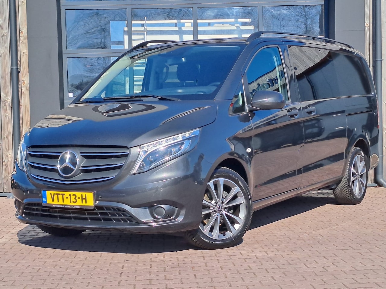Mercedes-Benz Vito - 116 CDI Lang DC Comfort | LED | Cruise | Schuifdeur links | Stoelverwarming | Navi | Camer - AutoWereld.nl