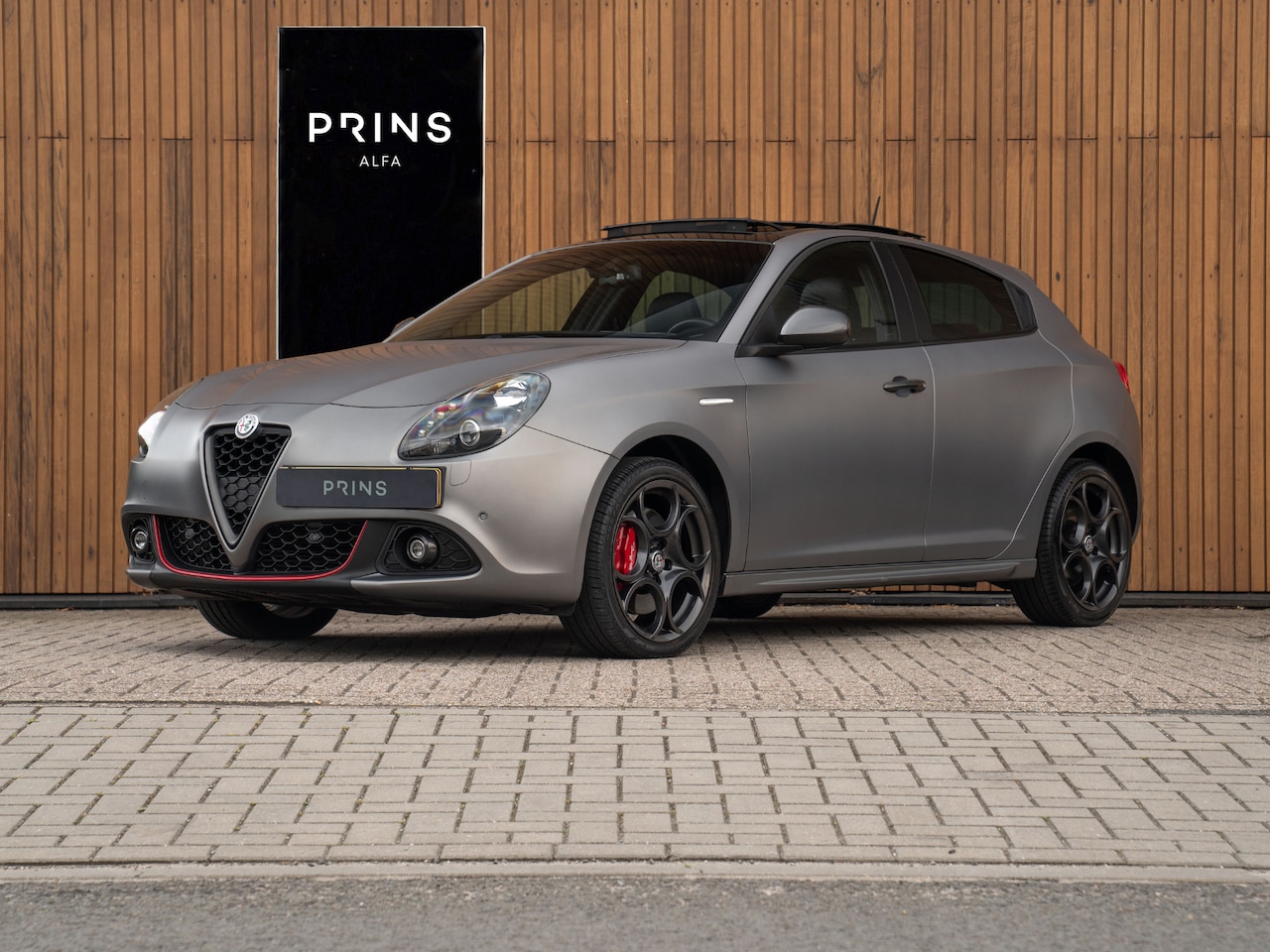 Alfa Romeo Giulietta - 1.4T Exclusive 170pk | Pano-dak | Leder | Carbon interieur - AutoWereld.nl