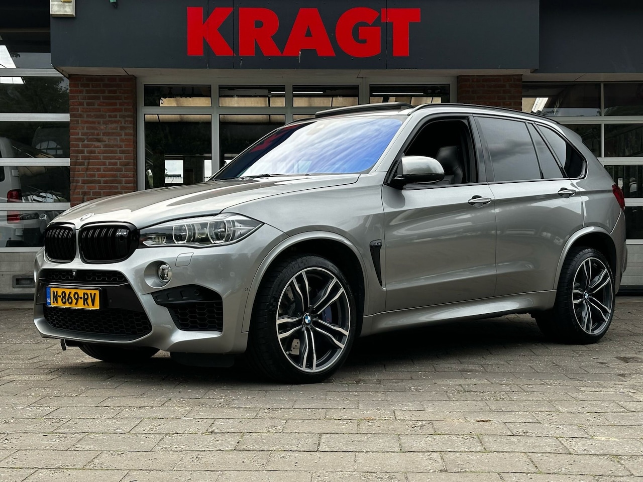 BMW X5 - M 4.4 V8 576 pk - Panoramadak - adapt. LED - Night vision - 21" - - AutoWereld.nl