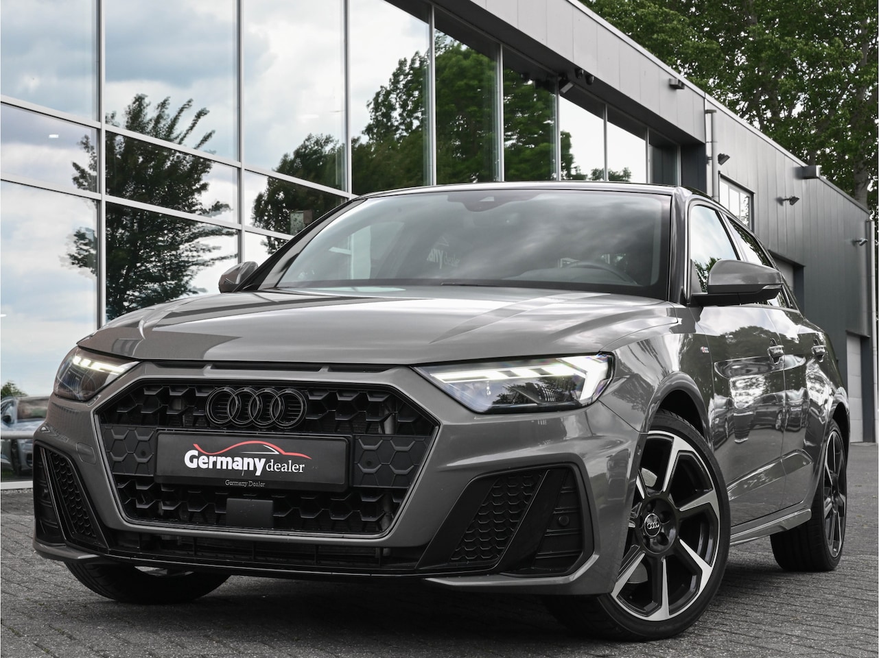 Audi A1 Sportback - 30TFSI 116pk S-Line M-Led B&O ACC Lane Sfeerverl. Navi 18-Inch Zetels - AutoWereld.nl