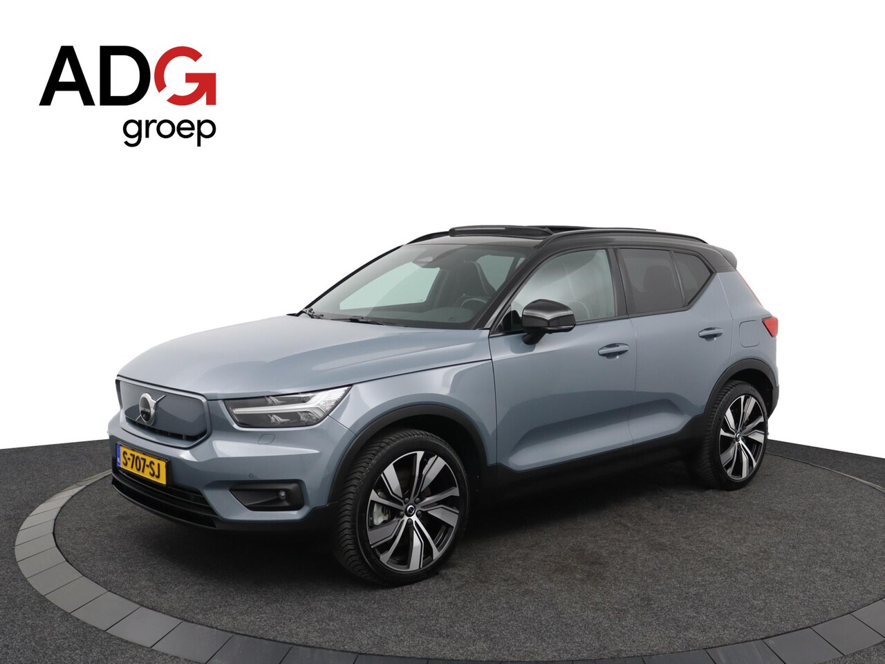 Volvo XC40 - Recharge P8 AWD R-Design | Full option | Trekhaak | Stoelverwarming | 360 Camera | Dealer - AutoWereld.nl
