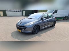 Peugeot 207 - 1.6 VTi XS