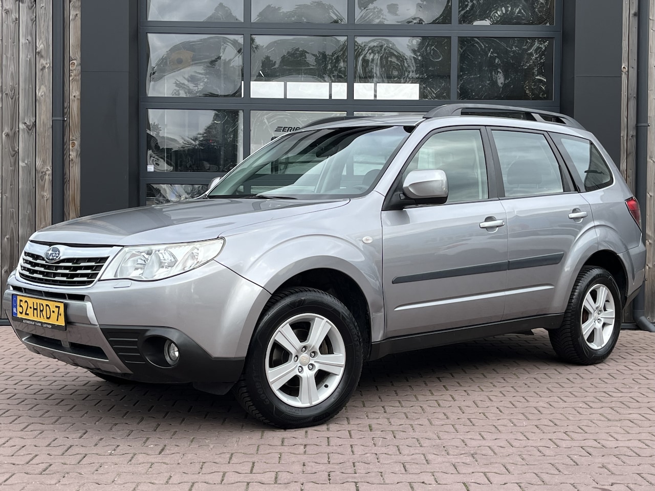 Subaru Forester - 2.0 Luxury AWD | Airco | Trekhaak | PDC | Stoelverwarming | - AutoWereld.nl