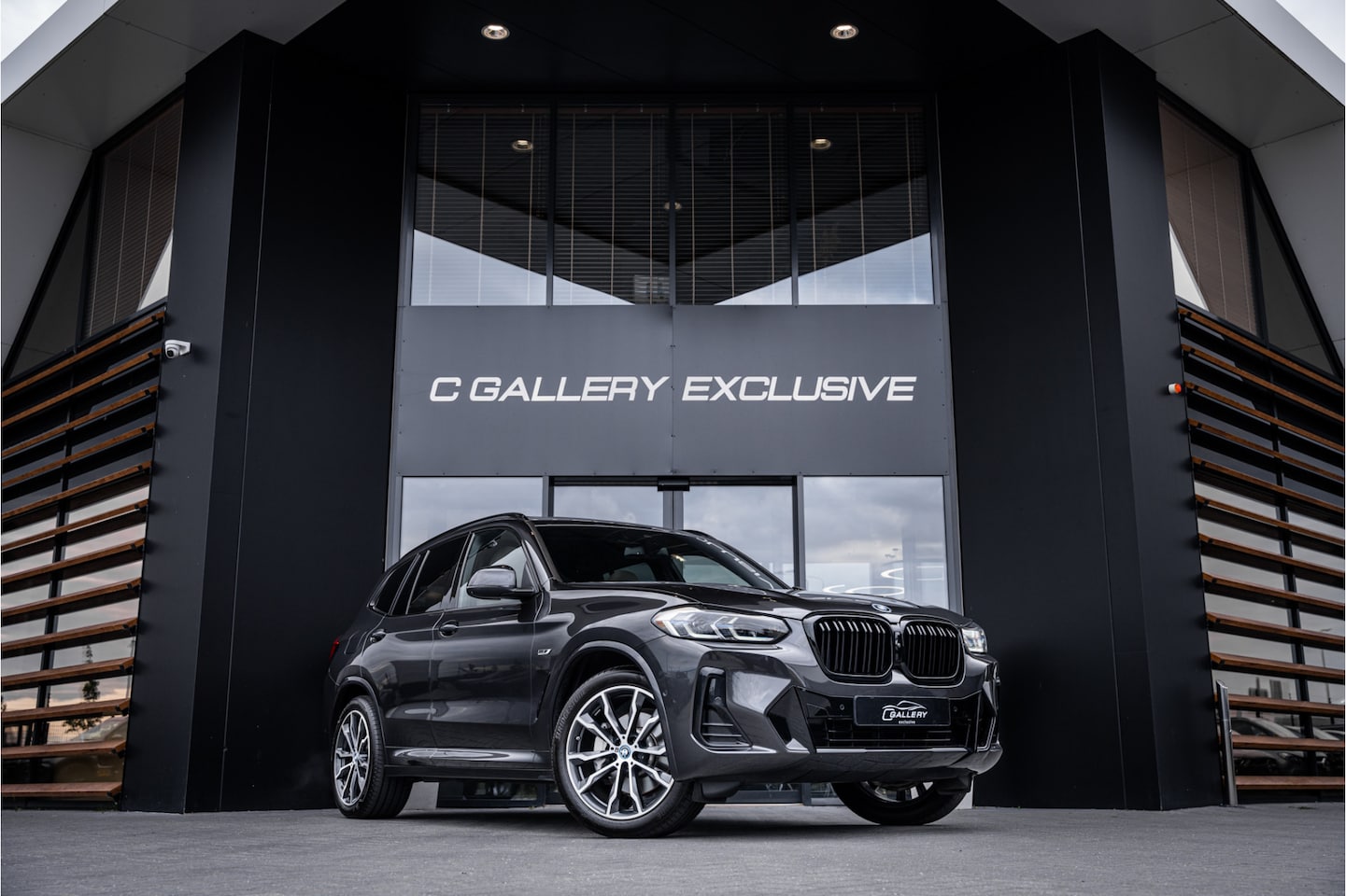 BMW X3 - xDrive30e M-Sport | Panorama l Laser l 360 cam | HUD | - AutoWereld.nl