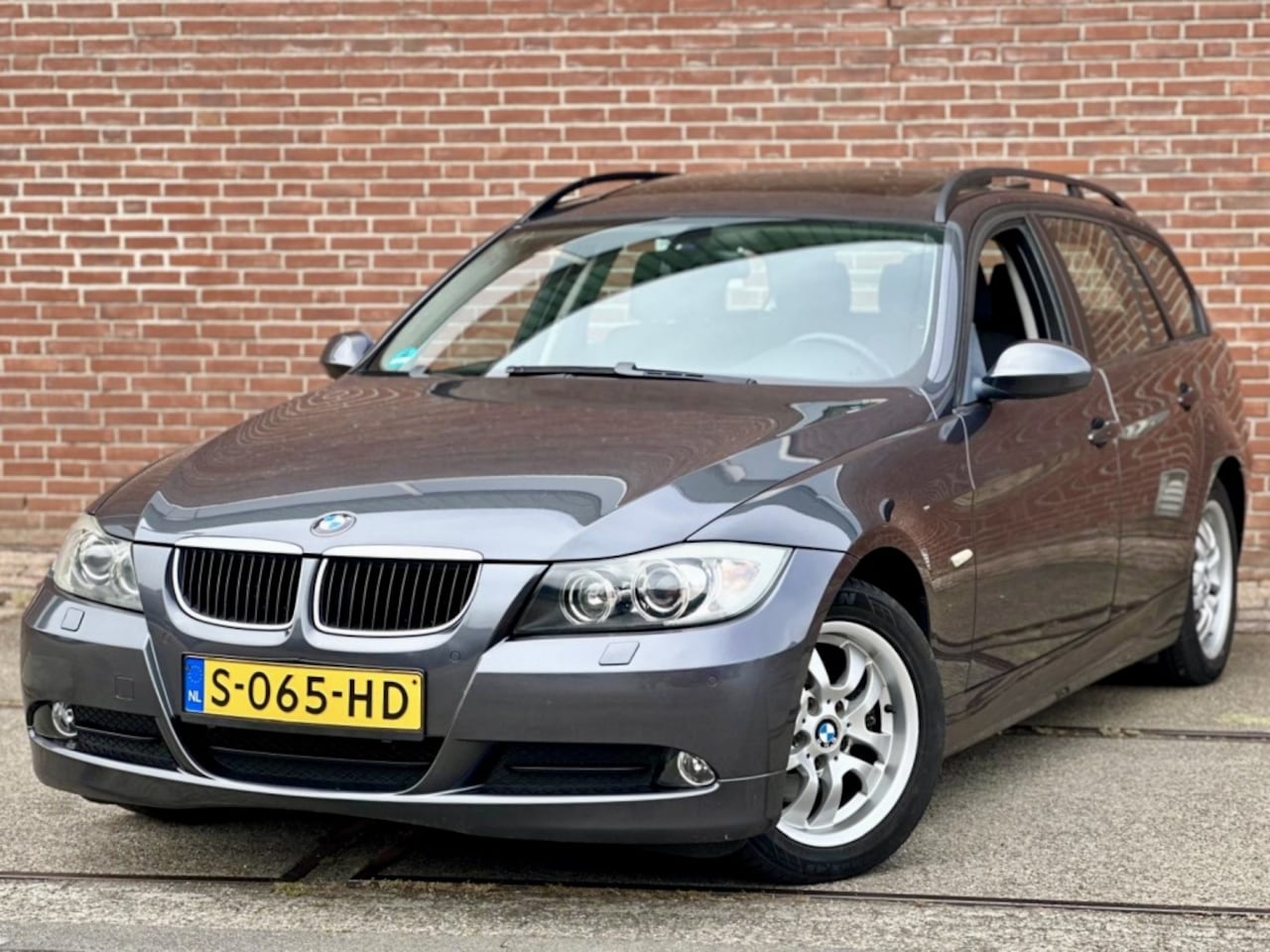 BMW 3-serie Touring - 318i Executive |Panoramadak |CruiseC |Clima - AutoWereld.nl
