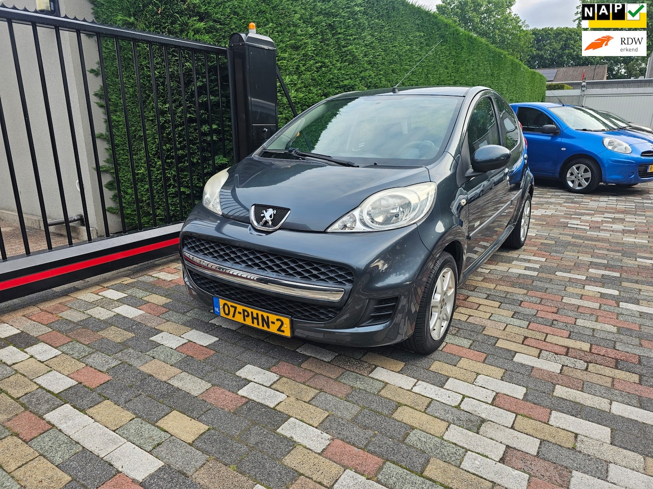 Peugeot 107 - 1.0-12V Millesim 200 2011 Airco Lm 5 Deurs - AutoWereld.nl