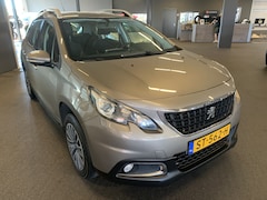 Peugeot 2008 - 1.2 PureTech 110 pk Active Navigatie-Climate Control-Trekhaak
