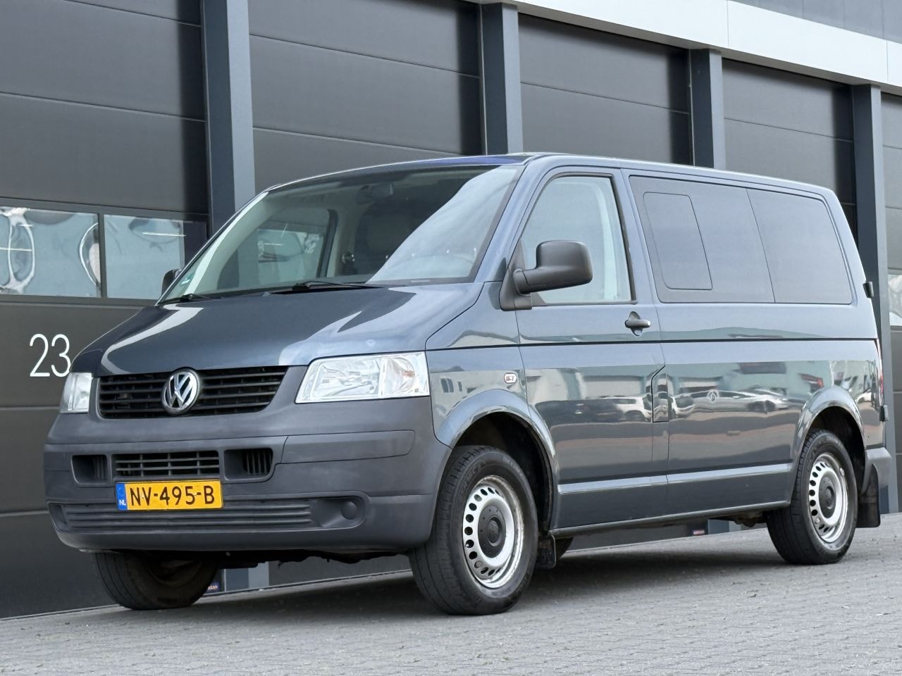 Volkswagen Transporter - 2.5 TDI Airco 9-PERS 131 PK - AutoWereld.nl