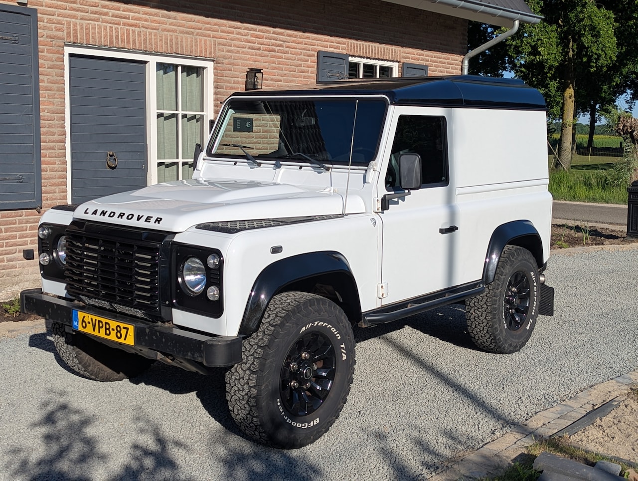Land Rover Defender - 2.4 TD HT 90" SE - AutoWereld.nl