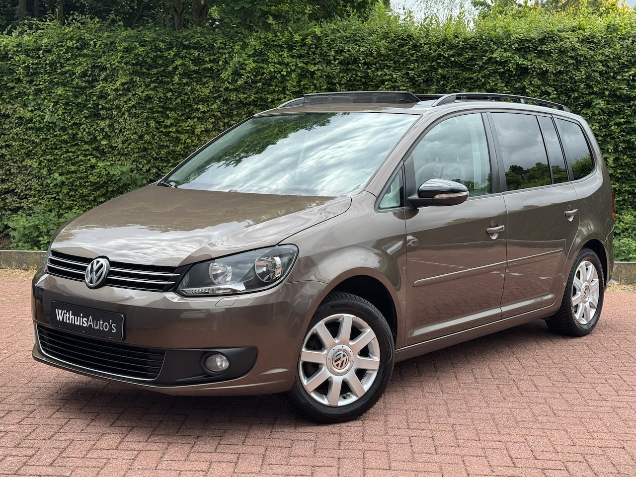 Volkswagen Touran - 1.2 TSI 105PK Match 7-Persoons Panoramadak Trekhaak - AutoWereld.nl