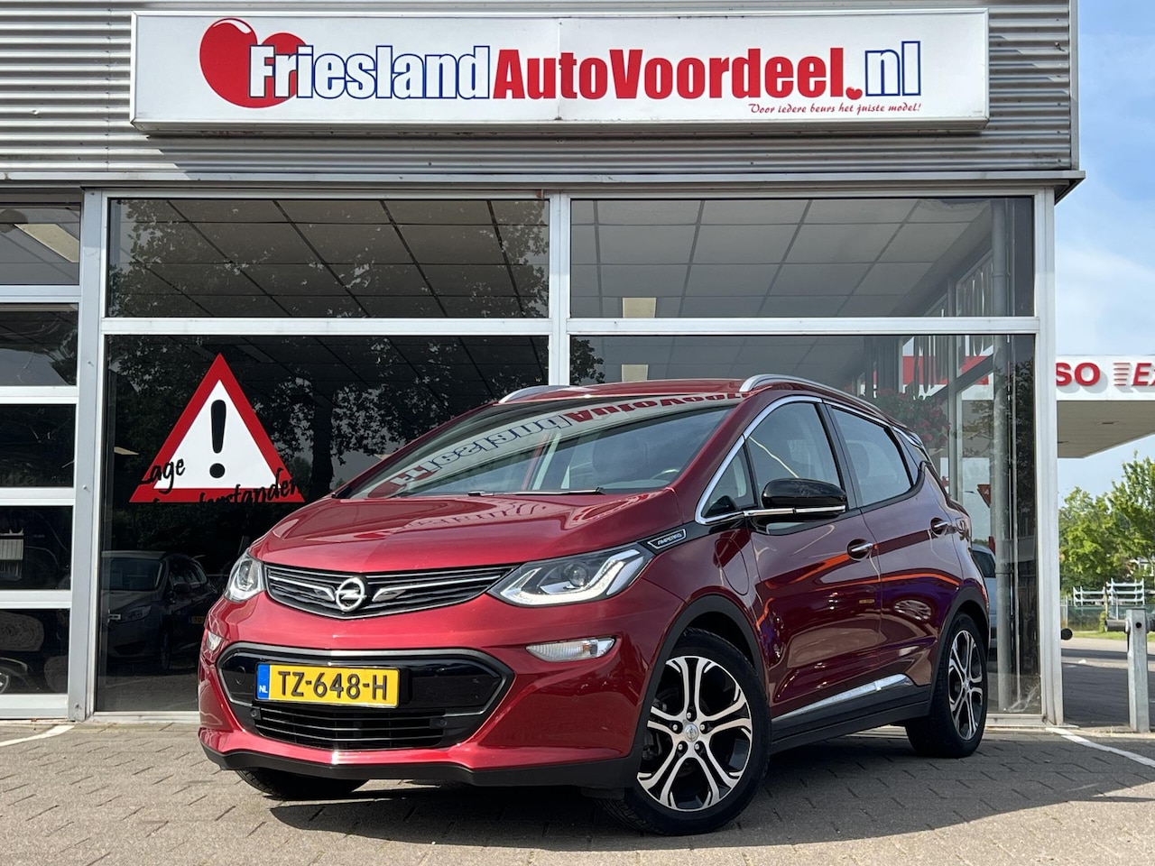 Opel Ampera-e - Business executive 60 kWh /Cruise/Climate/Navi/Camera/Stoelverw voor en achter/2018/ - AutoWereld.nl