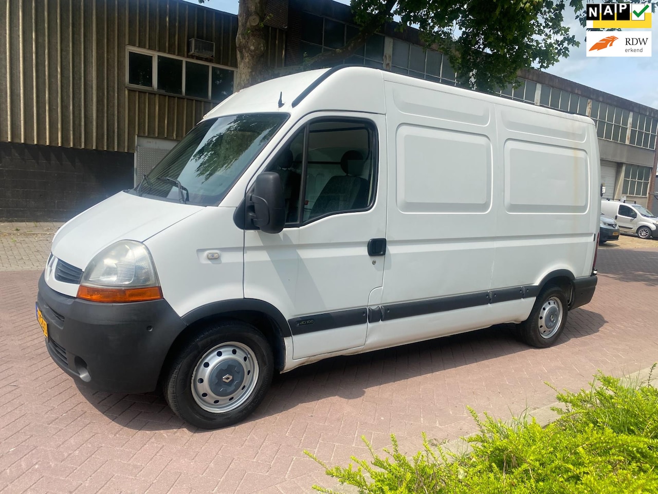Renault Master - T33 2.5 dCi L2H2 * 188.919 KM * Airbag * Elek Ramen * Stuurbekrachtiging * 74KW=101PK * Ri - AutoWereld.nl