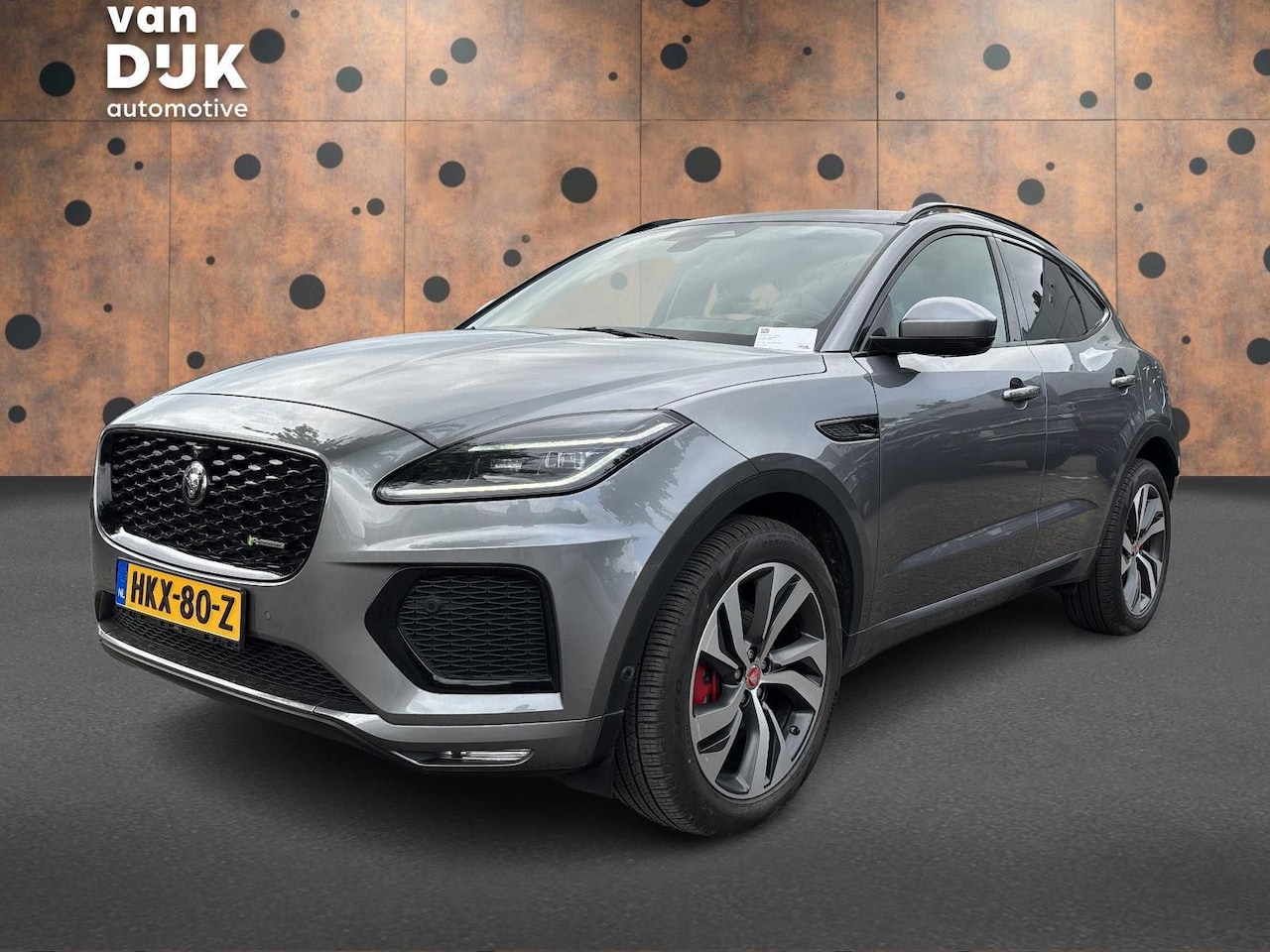 Jaguar E-Pace - 1.5 P300e AWD R-Dynamic SE PANORAMADAK LEDEREN BEKLEDING ZWARTE HEMEL 20 INCH VELGEN MERID - AutoWereld.nl