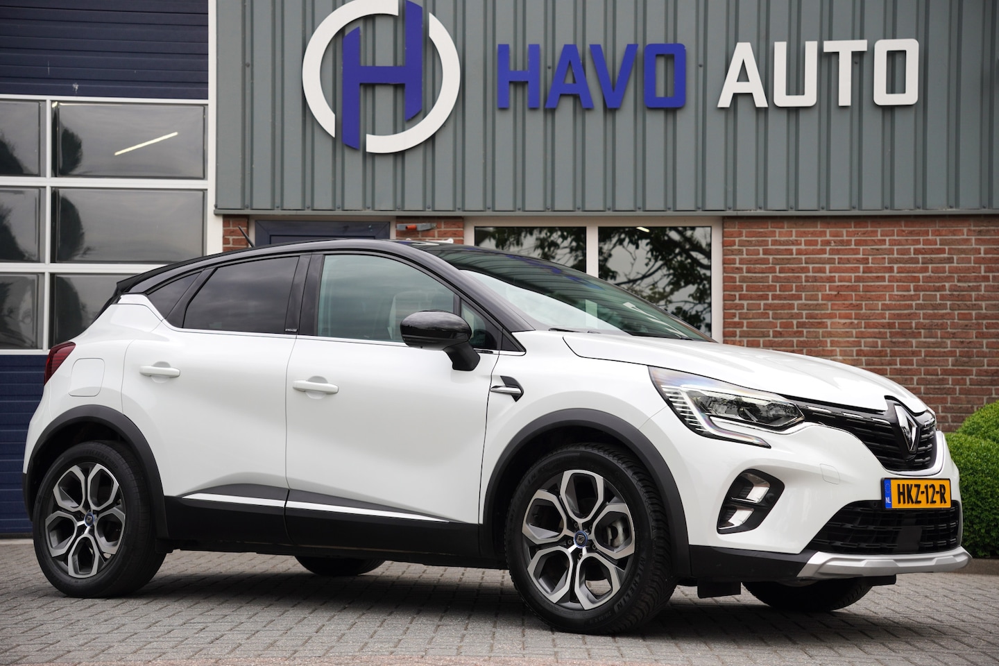 Renault Captur - 1.6 E-Tech Plug-in Hybrid 160 Intens, Navi, Camera - AutoWereld.nl