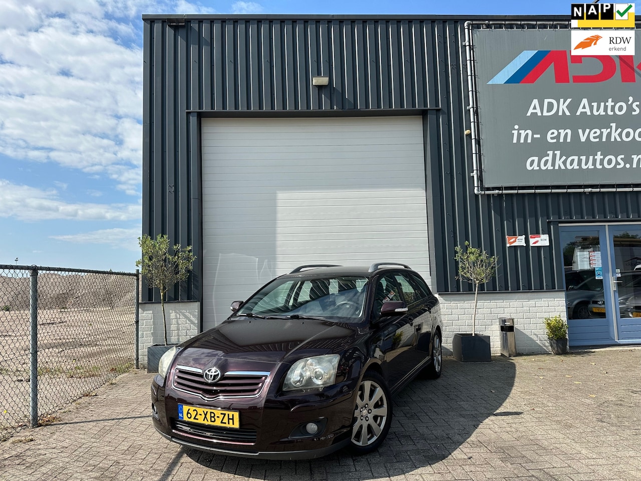 Toyota Avensis Wagon - 2.0 VVTi Luna Business NAVI/CLIMA/CRUISE/TREKHAAK/PDC - AutoWereld.nl