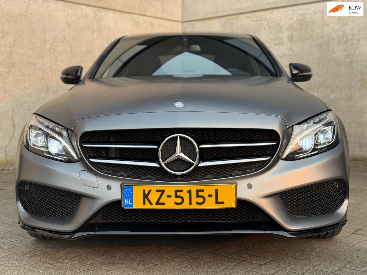 Mercedes-Benz C-klasse - 180 AMG Sport Edition 180 AMG Sport Edition, MATGRIJS, PANO - AutoWereld.nl