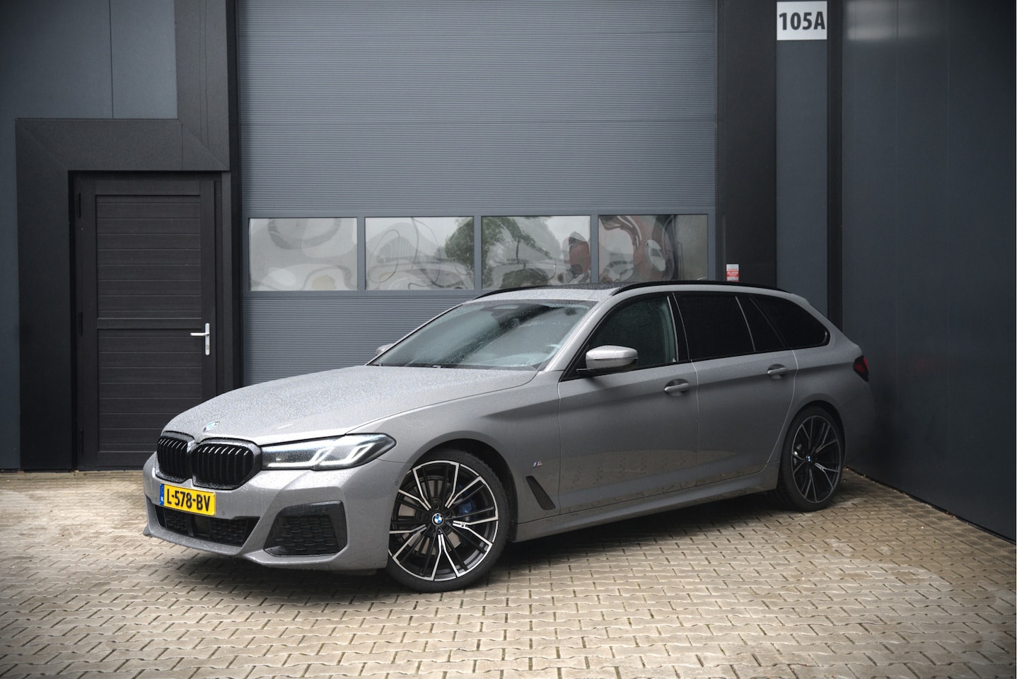 BMW 5-serie Touring - 530i High Executive M Sport | Panoramadak | Head-Up Display | Laser | Trekhaak | Stoelverw - AutoWereld.nl