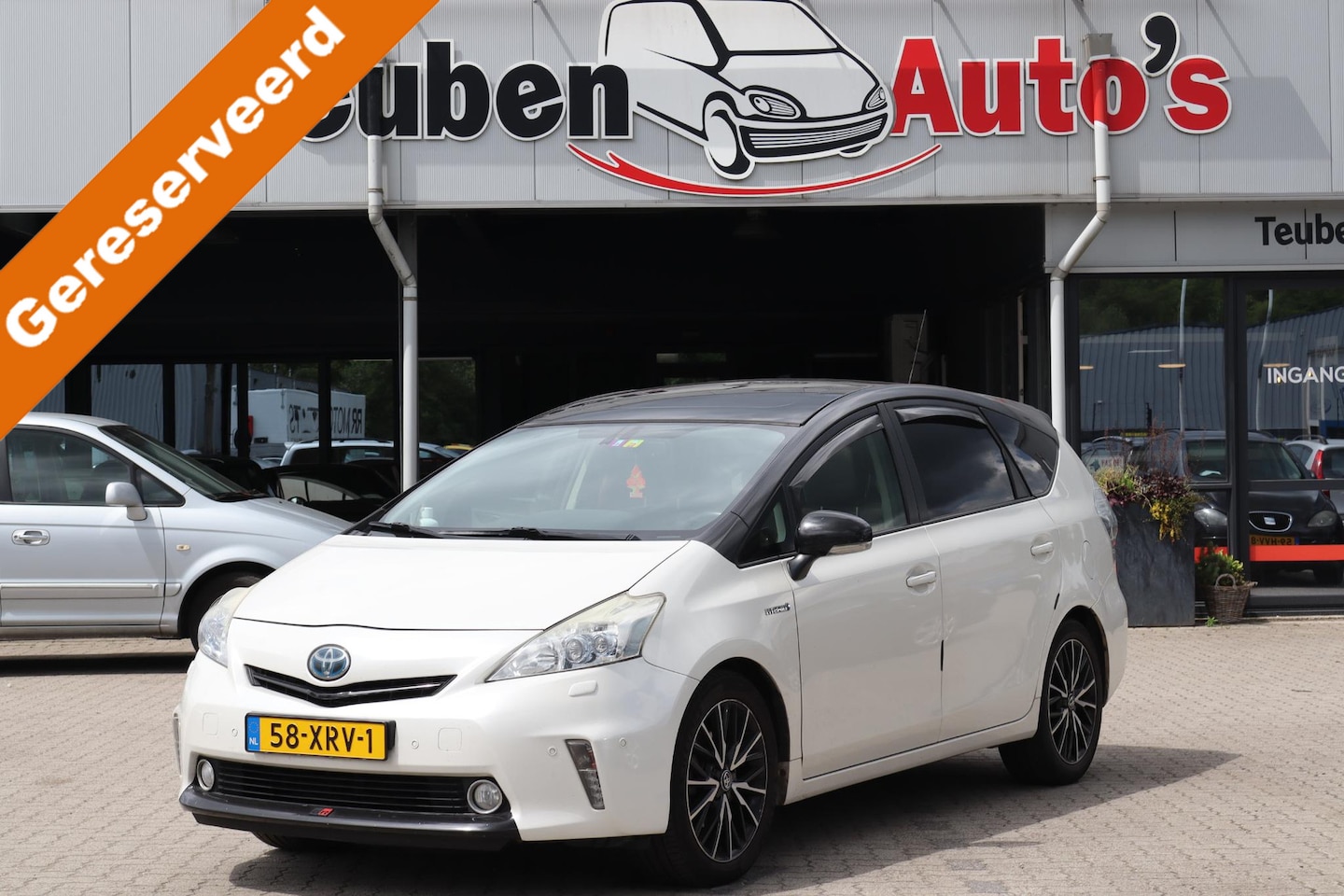 Toyota Prius Wagon - 1.8 Dynamic Business 96g Panoramadak, JBL Sound, Navigatie, 7 Persoons, Stoelverwarming, C - AutoWereld.nl