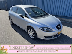 Seat Leon - 1.6 Reference Clima, Parkeersensoren, Cruise control, Radio, Trekhaak Bij de verkoop van g