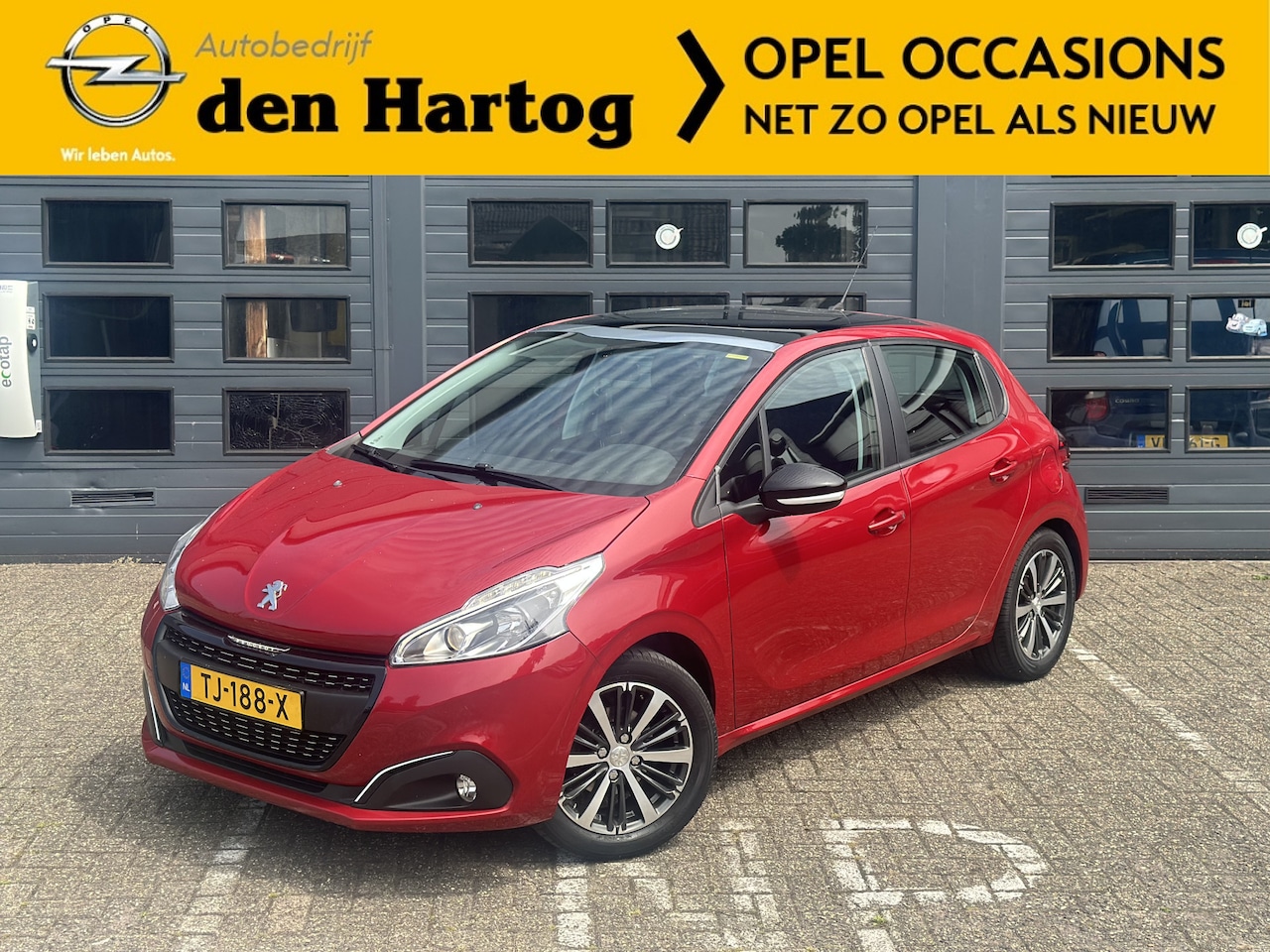 Peugeot 208 - 1.2 PureTech Allure Panoramadak/ECC/Camera/Parkeersensoren V+A. - AutoWereld.nl