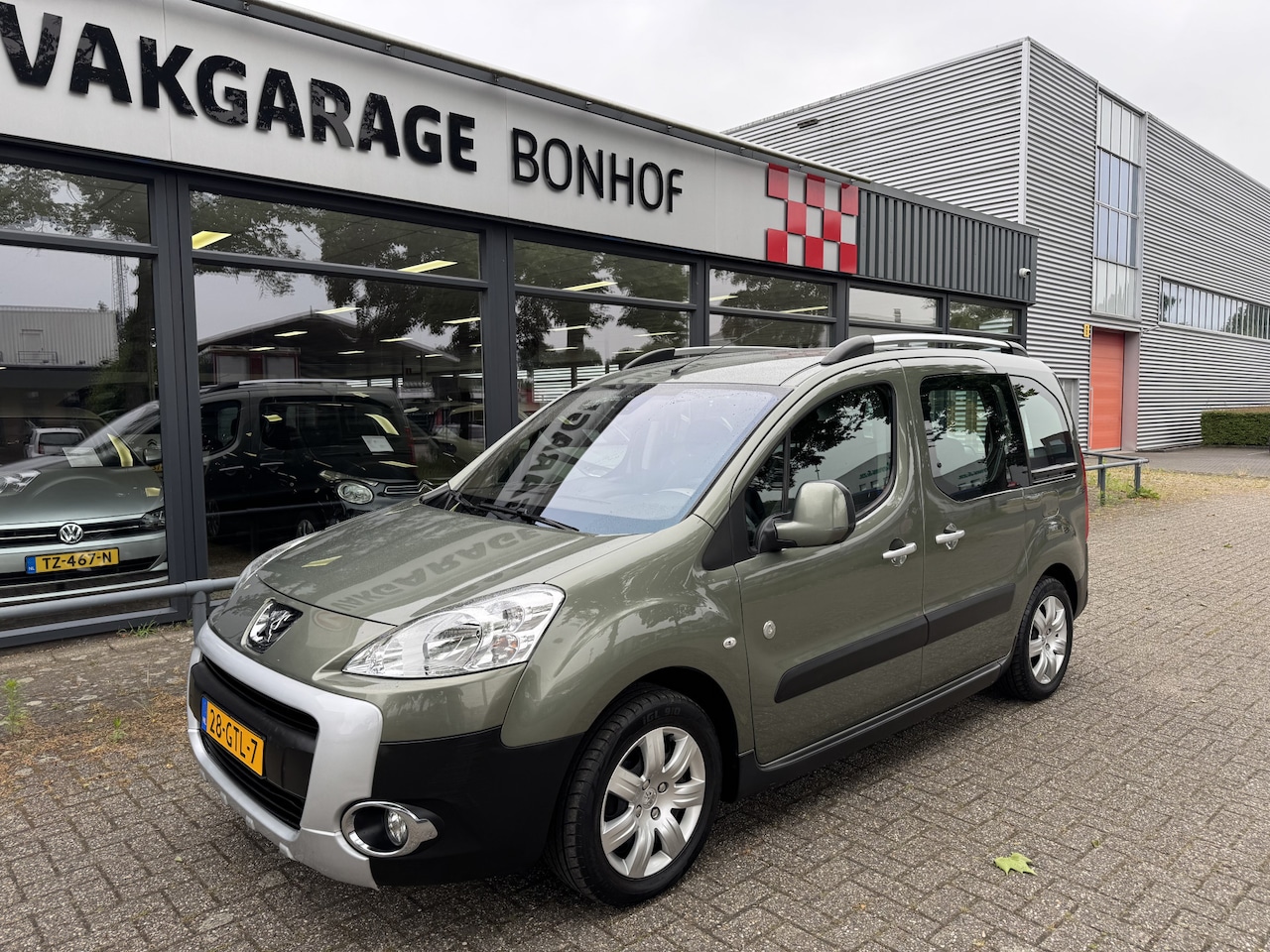 Peugeot Partner Tepee - 1.6 Outdoor CLIMA-CRUISE-TREKHAAK - AutoWereld.nl