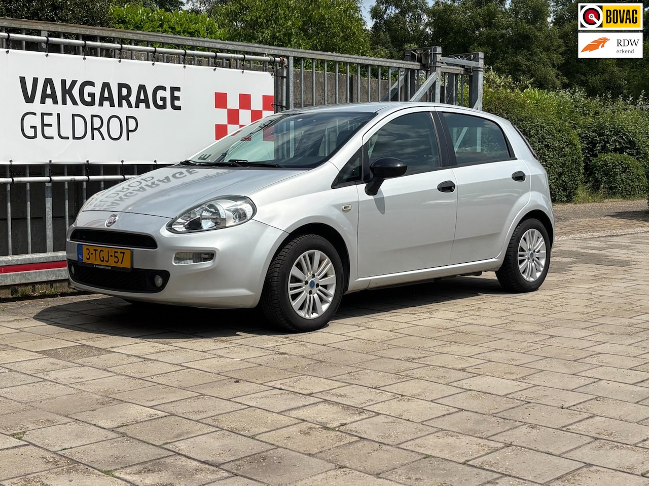 Fiat Punto Evo - 1.2 Pop Nwe Koppeling Nwe Distriebutieset Grote beurt 4 Nwe Banden Nwe APK - AutoWereld.nl