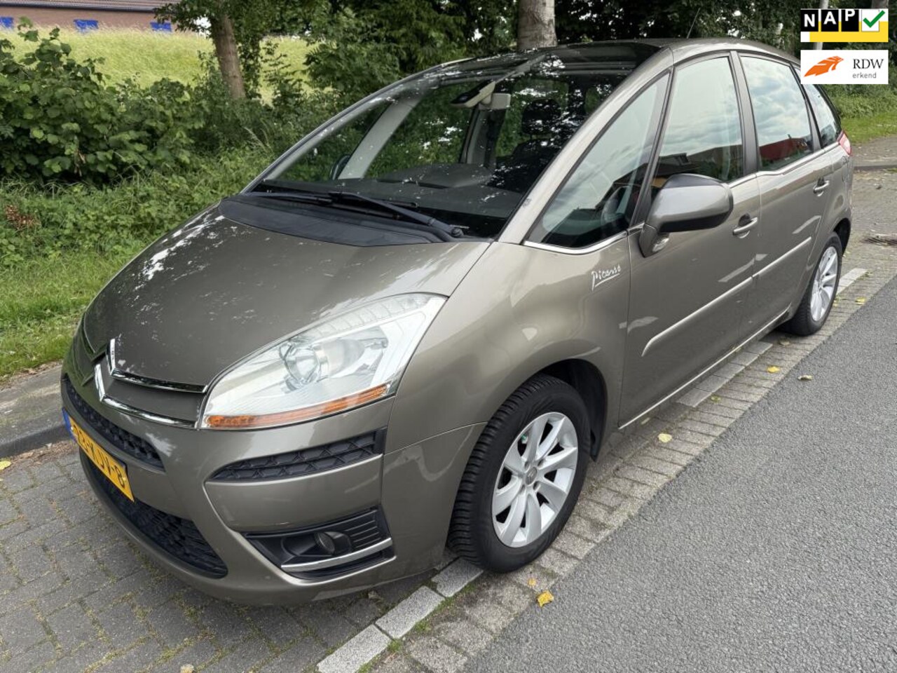 Citroën C4 Picasso - 1.6 VTi Business 5p. airco navi, trekhaak nap - AutoWereld.nl