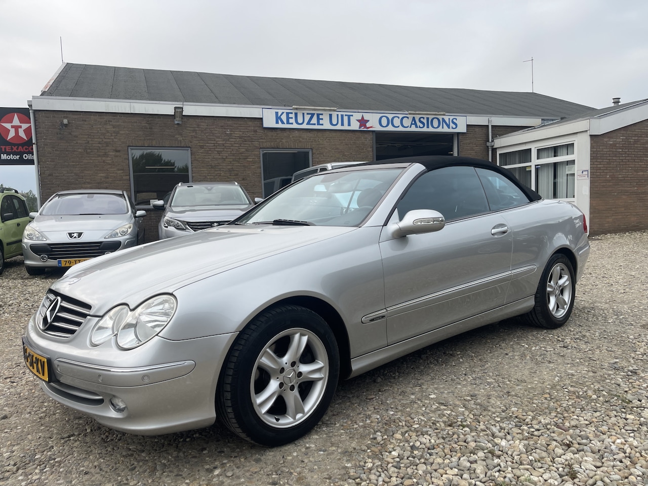 Mercedes-Benz CLK-klasse Cabrio - 240 Avantgarde Automaat met 130467 km en NAP Logisch Met nieuwe cabriolet kap rekening ter - AutoWereld.nl