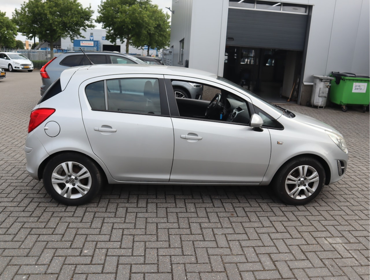 Opel Corsa - 1.3 CDTi EcoFlex Anniversary / Fuel Pump Defect - AutoWereld.nl