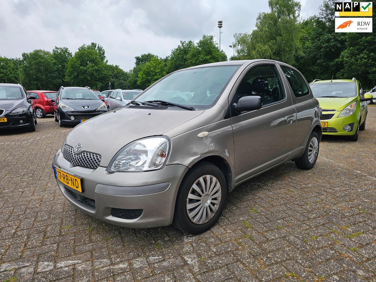 Toyota Yaris - 1.0 VVT-i Idols AIRCO *apk:06-2025* - AutoWereld.nl