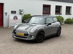 MINI Cooper - 1.5 136PK Business line/ All season banden/ Navigatie/ Airco/ Parkeersensoren/ Cruise cont