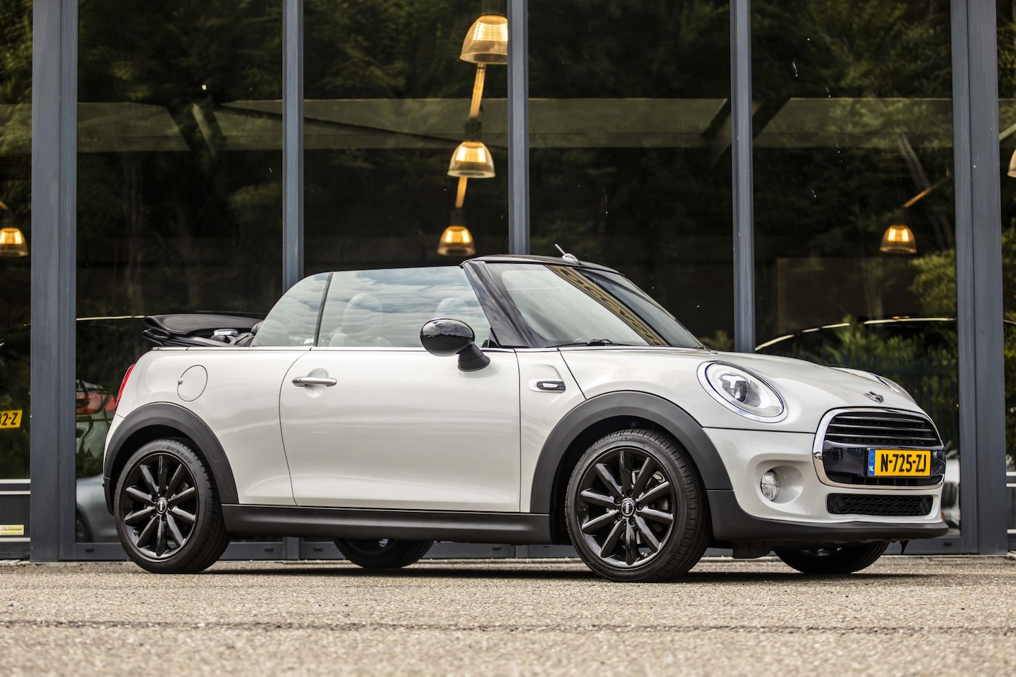 MINI Cabrio - 1.5 Cooper Chili Business Mini 1.5 Cooper Chili Business - AutoWereld.nl