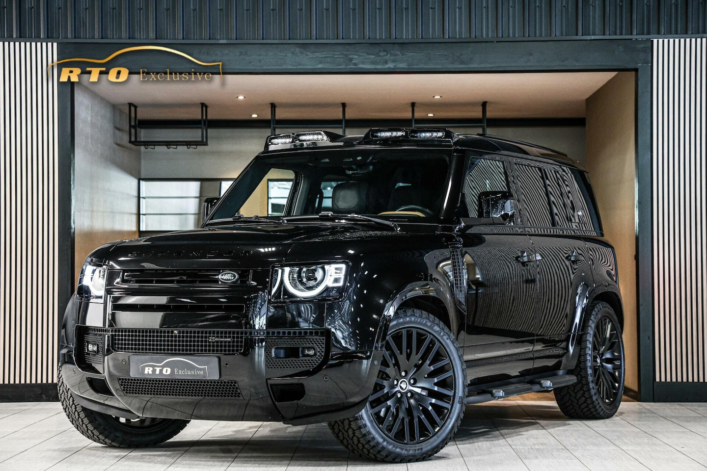Land Rover Defender 110 - 3.0 P400 110 X-Dynamic HSE Heritage - AutoWereld.nl