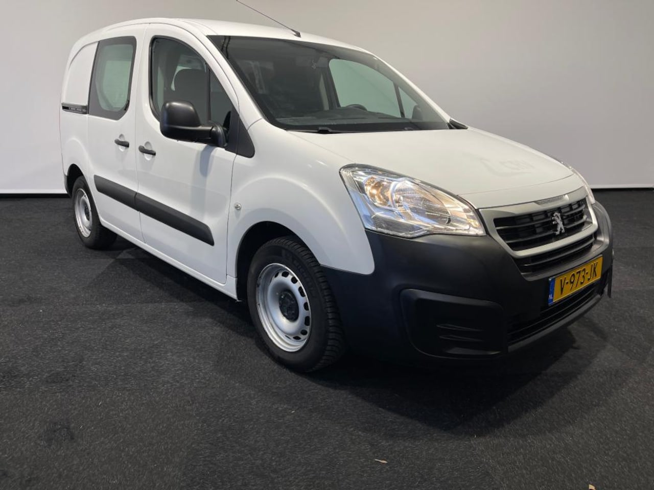 Peugeot Partner - Partner 120 L1 Premium 1.6 BlueHDi 100 Automaat Euro 6 - AutoWereld.nl