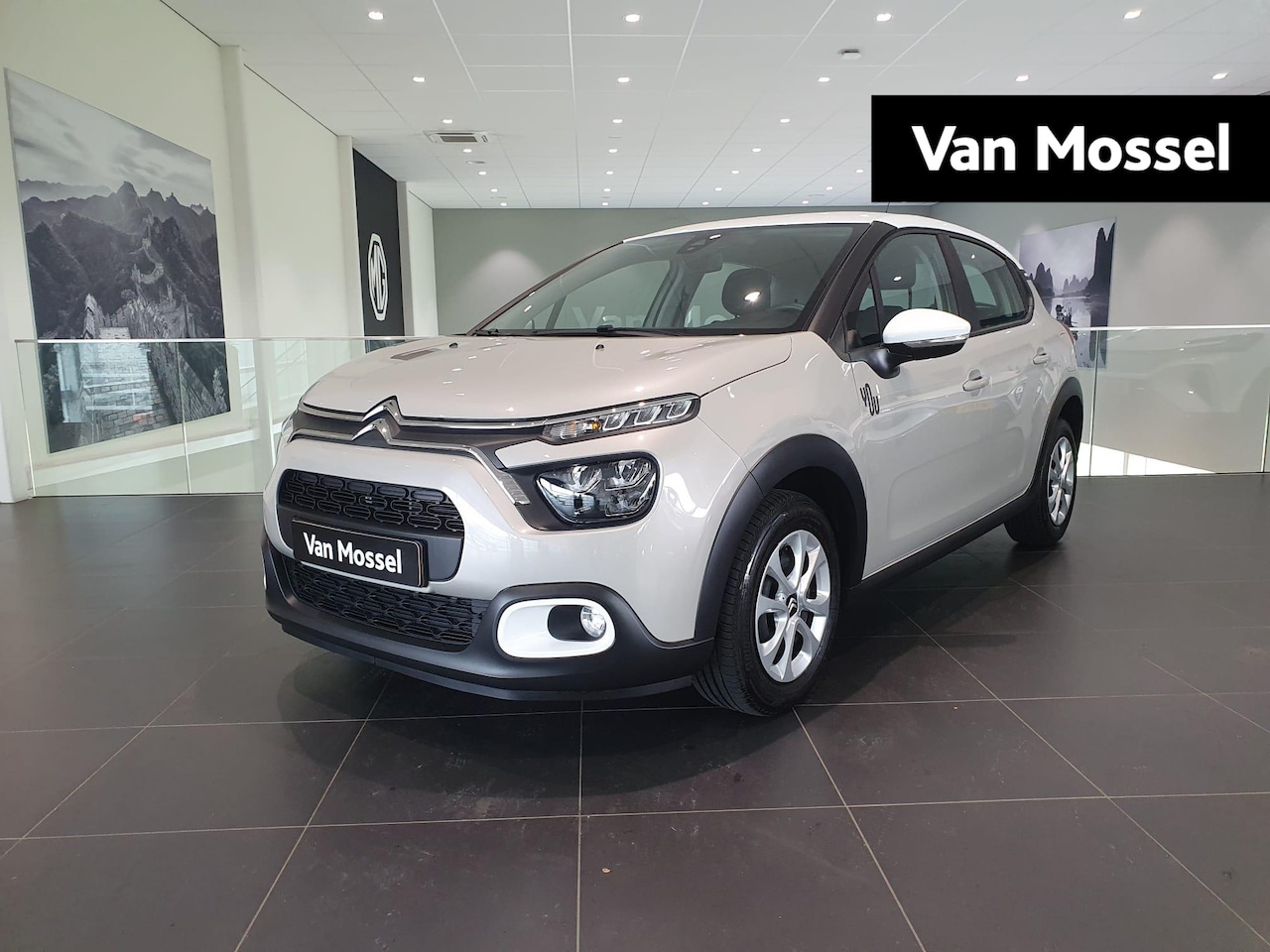Citroën C3 - 1.2 PureTech You | UNIEKE KILOMETERSTAND | Trekhaak - AutoWereld.nl