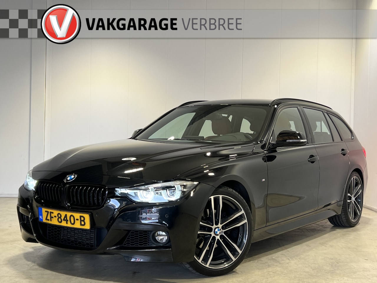 BMW 3-serie Touring - 318i M Sport Corporate Lease | Navigatie | LM Velgen 19" | Lederen Bekleding | Voorstoelen - AutoWereld.nl