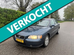 Volvo S60 - 2.4 Edition II NIEUWE APK/STOELVERW/CRUISE/LEDER/MOOIE AUTO
