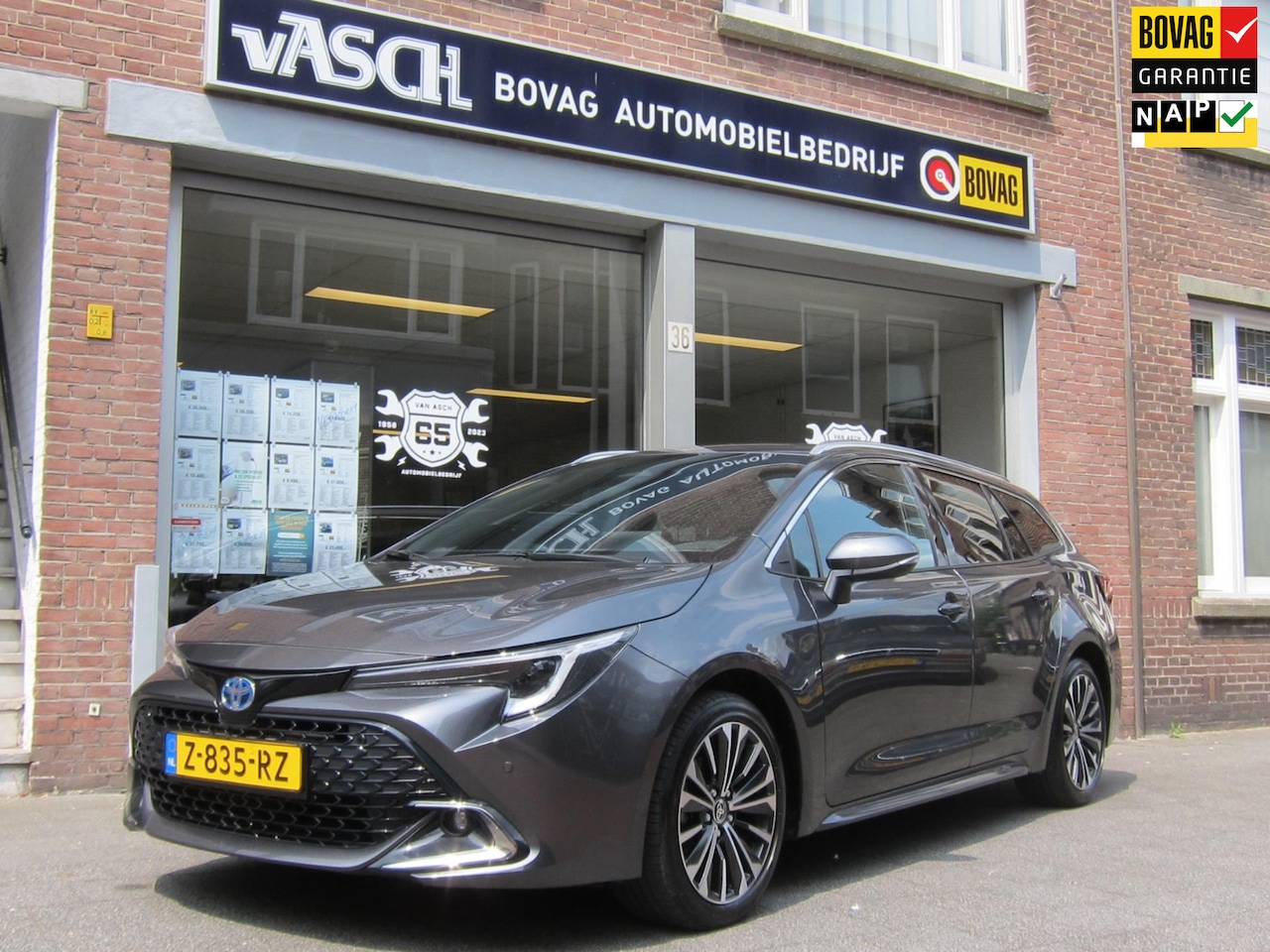 Toyota Corolla Touring Sports - Hybrid 140 Dynamic All In Prijs Bovaggarantie - AutoWereld.nl