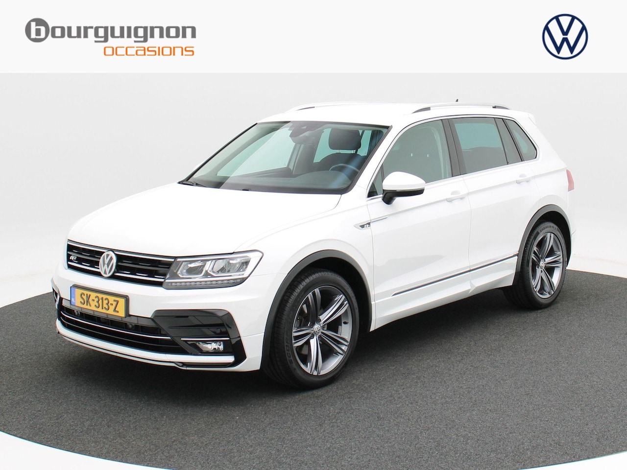Volkswagen Tiguan - 1.4 TSi 150 Pk Automaat R-Line | Adaptive Cruise | CarPlay | Navigatie | Bluetooth | Parke - AutoWereld.nl