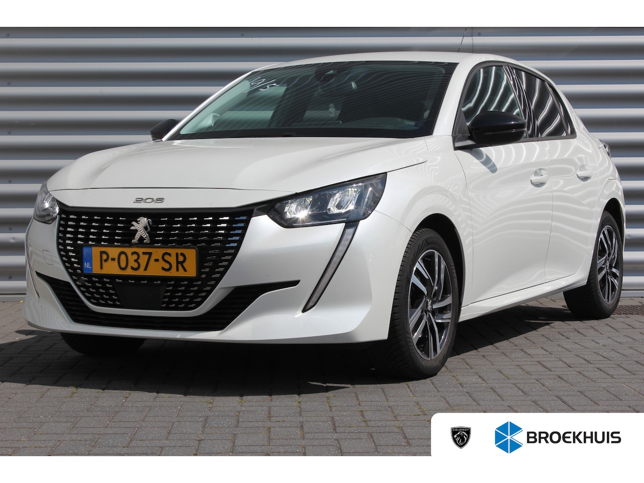 Peugeot 208 - 1.2 PURETECH 100PK ALLURE PACK / NAVI / LEDER / CLIMA / FULL-LED / PDC / CAMERA / 16" LMV - AutoWereld.nl