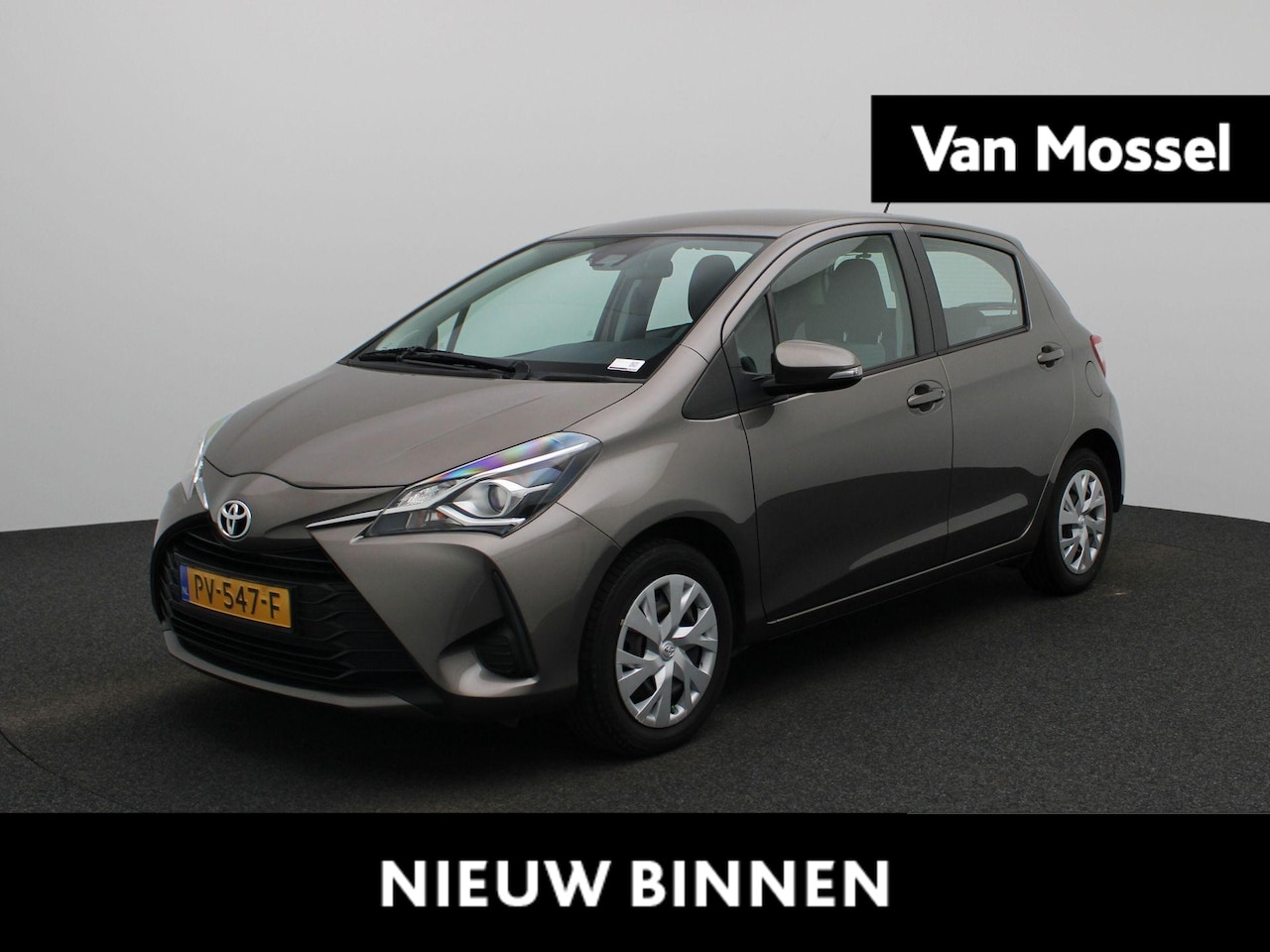 Toyota Yaris - 1.5 VVT-i Aspiration | Achteruitrijcamera | Navigatie | Cruise Control - AutoWereld.nl
