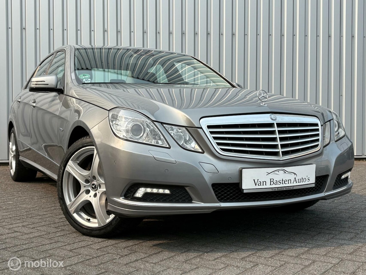 Mercedes-Benz E-klasse - 250 CGI Elegance |Aut| 1e eig | Youngtimer | Dealer onderhouden | 08/2009 | - AutoWereld.nl
