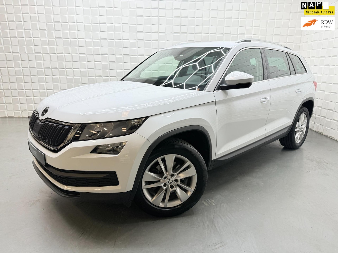 Skoda Kodiaq - 1.4 TSI ACT 7 PERSOONS AUTOMAAT LEER - AutoWereld.nl
