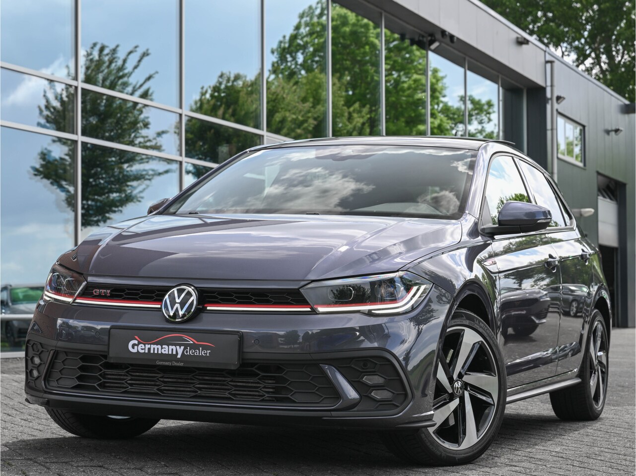 Volkswagen Polo - 2.0TSI GTI 207pk Pano iQ-Lights Beats-Audio Side & Park Assist Virtual NwModel! - AutoWereld.nl