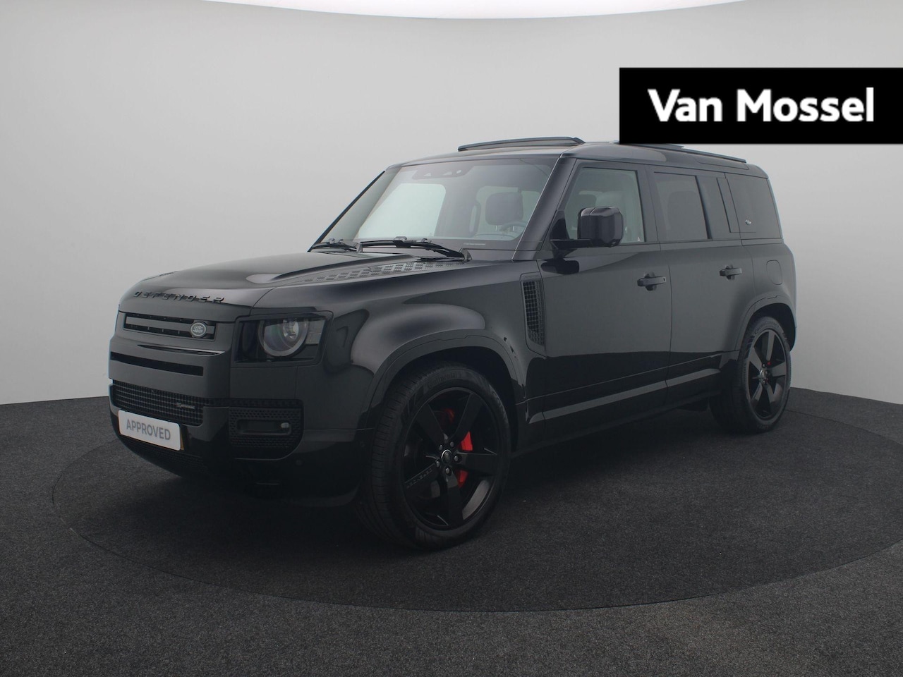 Land Rover Defender 110 - 2.0 P400e 110 X-Dynamic SE | 22" | Rode remklauwen | Elektrische trekhaak | Black Pack | U - AutoWereld.nl