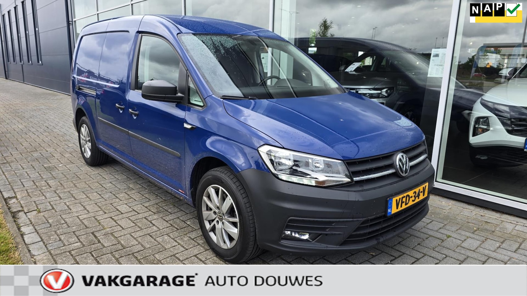 Volkswagen Caddy Maxi - 2.0 TDI L2H1 BMT Exclusive Edition |NAP |Automaat | Dubbele schuifdeur | Marge - AutoWereld.nl