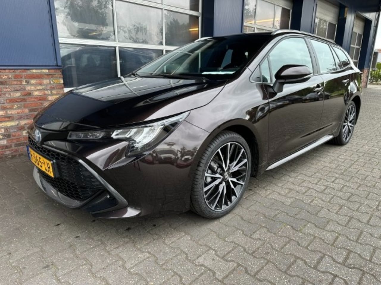 Toyota Corolla - 1.8 Hybrid Active 1.8 HYBRID ACTIVE - AutoWereld.nl