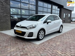 Kia Rio - 1.2 CVVT ExecutiveLine | 1/2 Leer | Navi | Clima | Cruise |