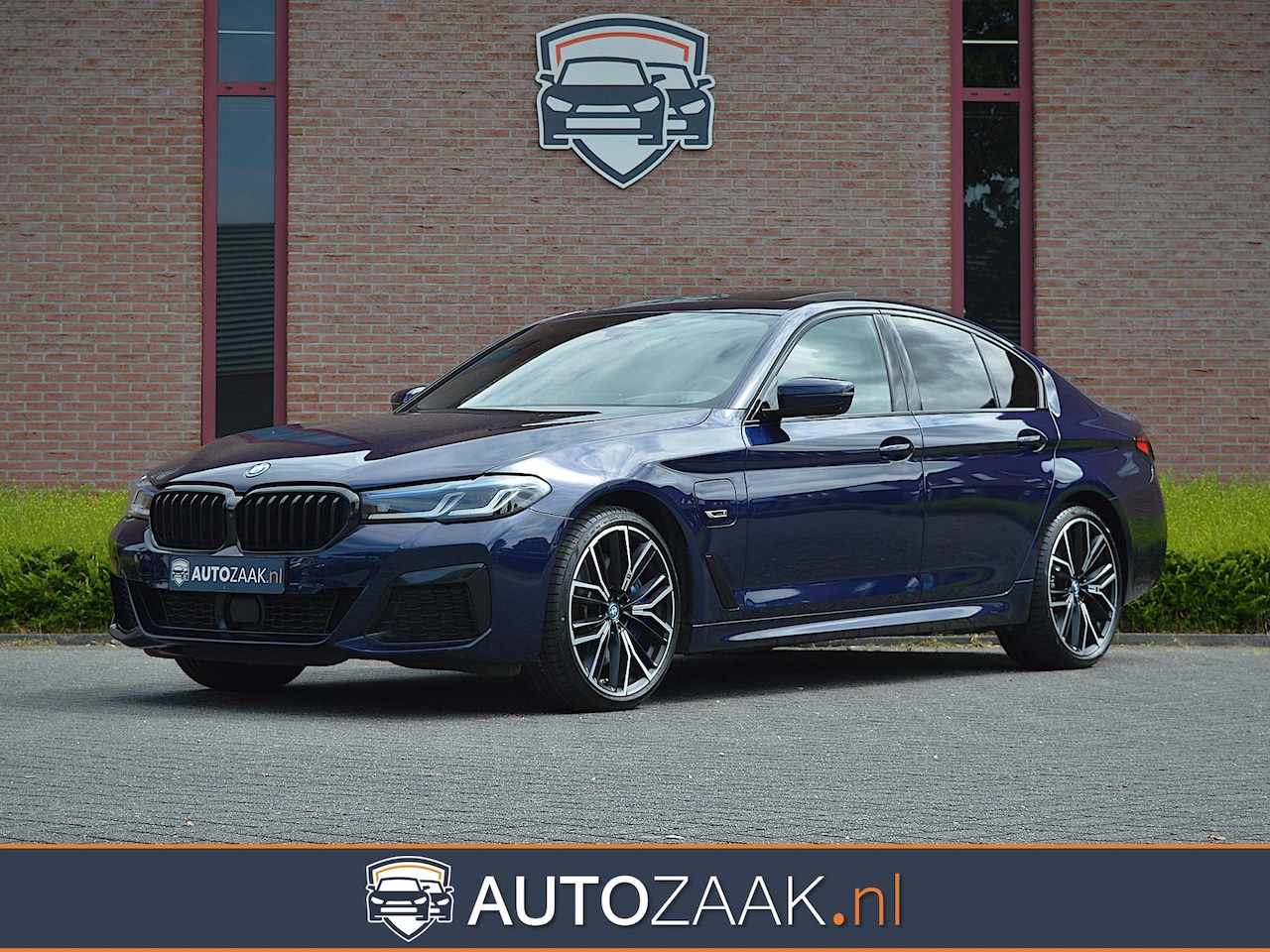 BMW 5-serie - 545e xDrive High Executive M Sport CoPilot - AutoWereld.nl